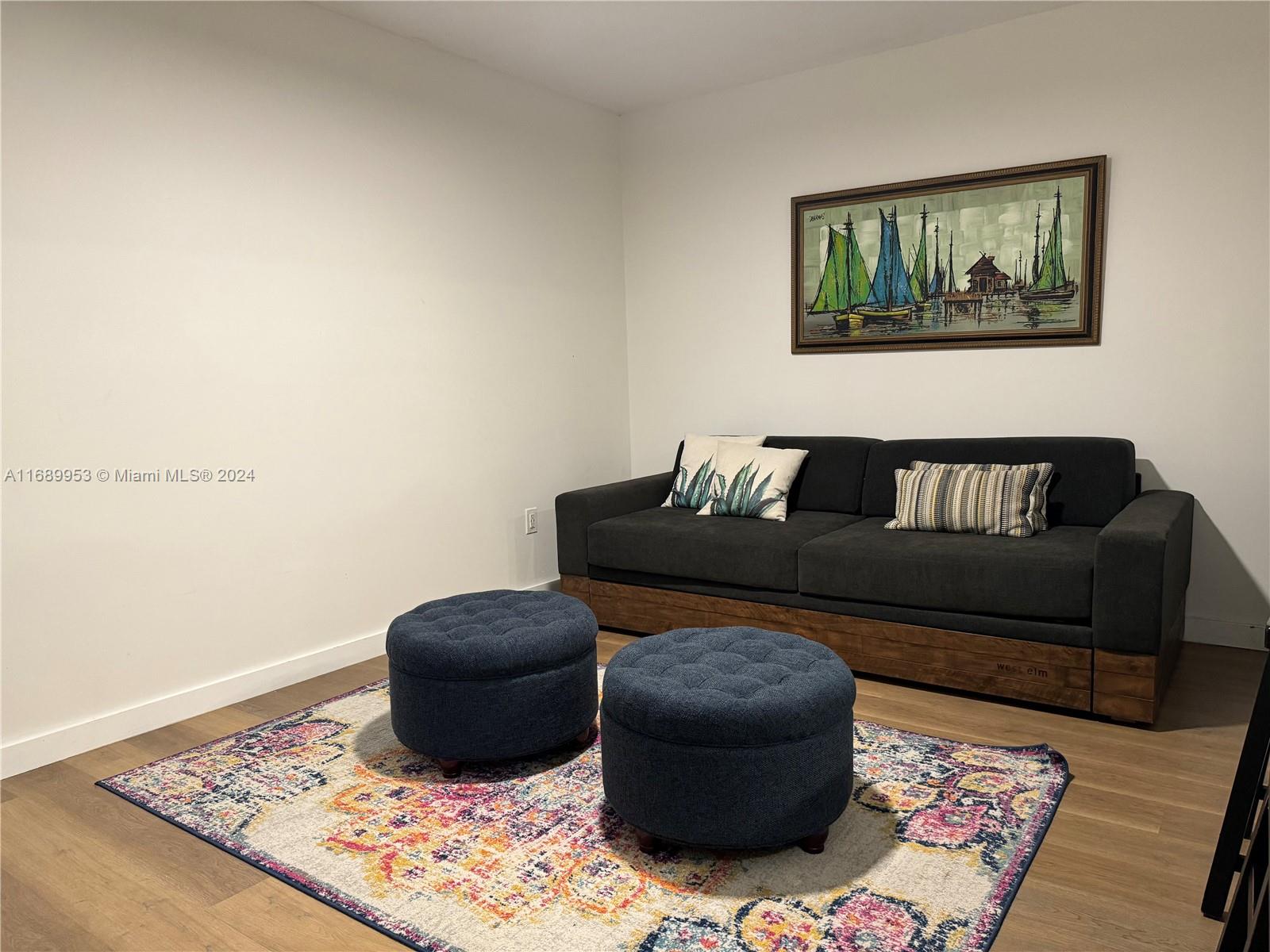 THE LINCOLN CONDO - Residential