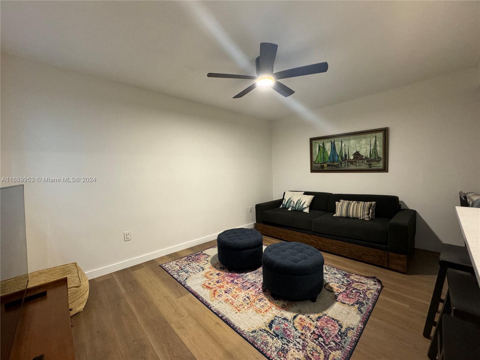 THE LINCOLN CONDO - Residential