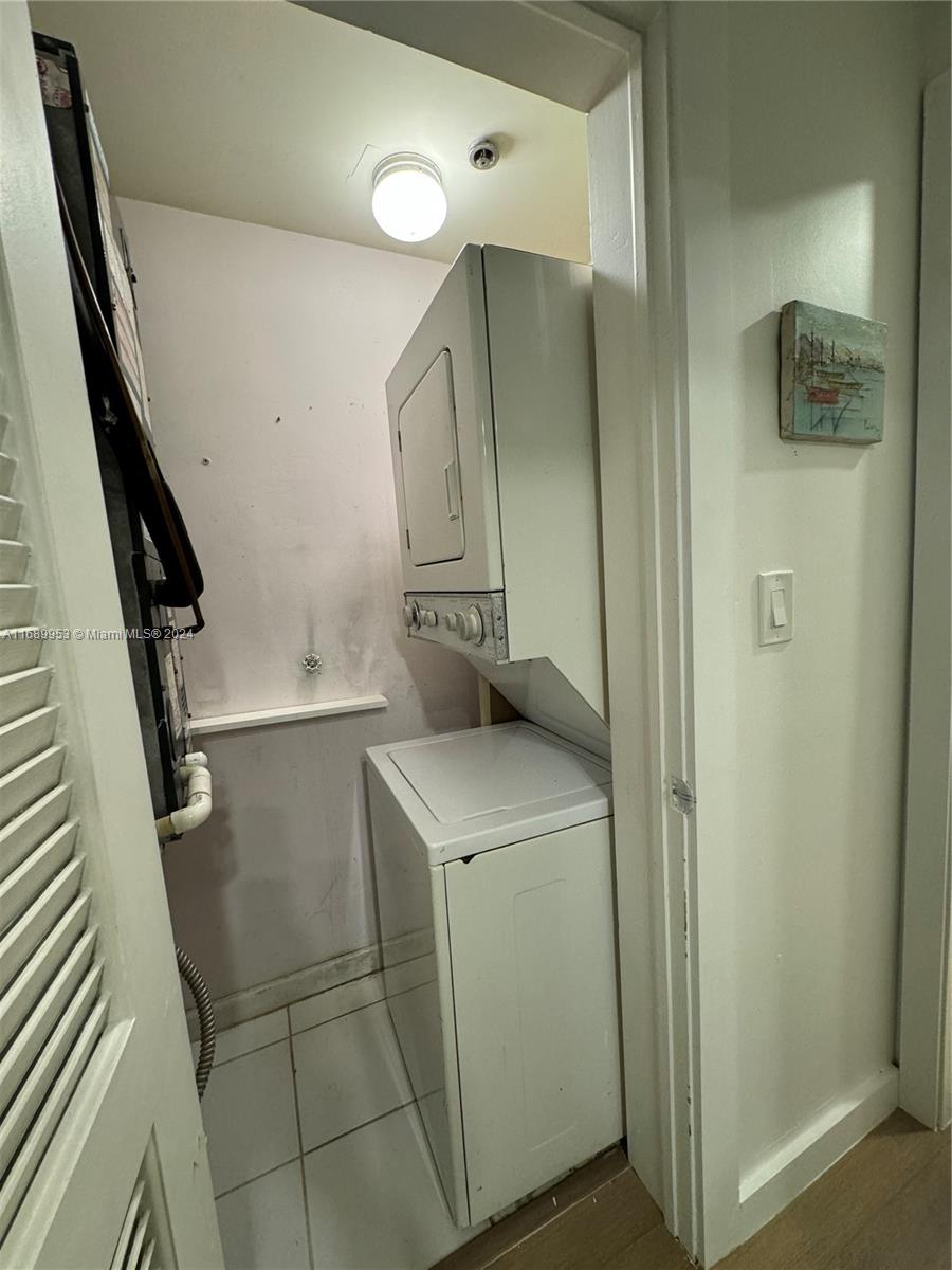 THE LINCOLN CONDO - Residential