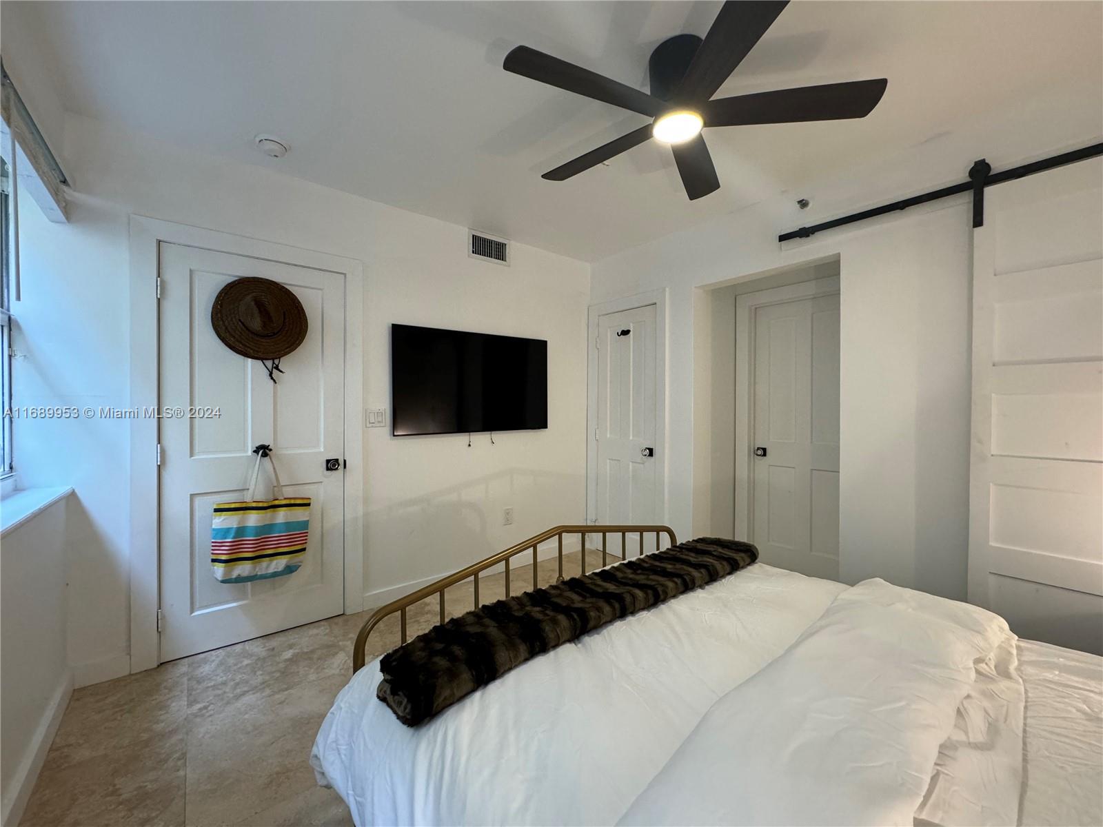 THE LINCOLN CONDO - Residential