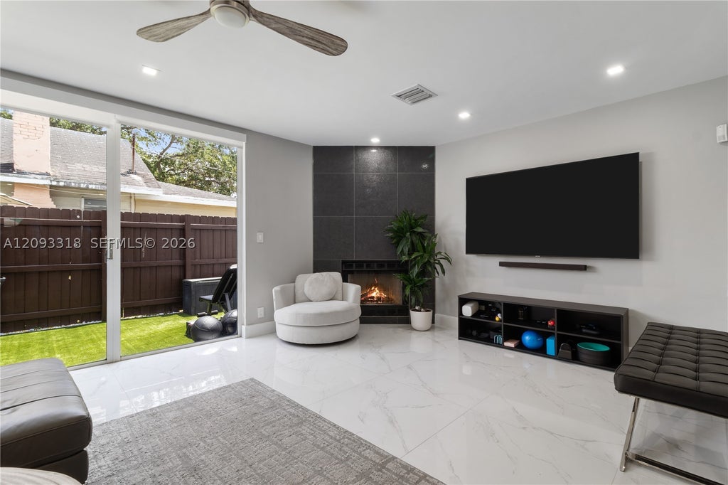 Photo of 801 NE 1st St #9, Fort Lauderdale, FL 33301 (MLS # A12093318)