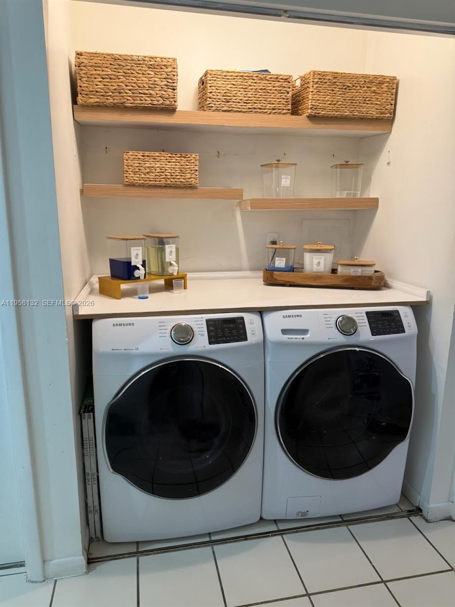 LAKES BY THE BAY SEC 5 - Residential