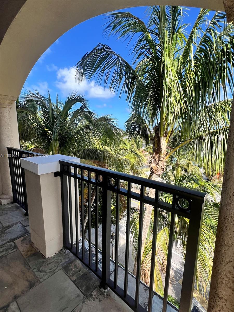 FOUNTAINS ON OCEAN BOULEV - Residential Lease