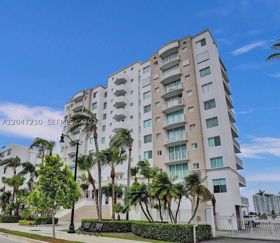 View photos, virtual tours, details... 18000 N Bay Rd 603