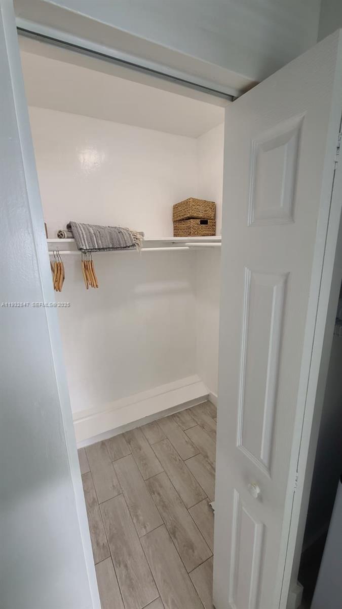 EL CHIOGGIOTTO CONDO - Residential Lease