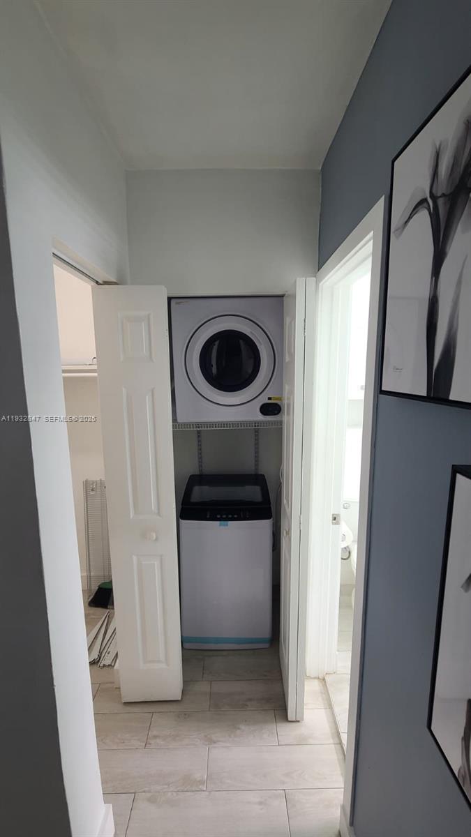 EL CHIOGGIOTTO CONDO - Residential Lease