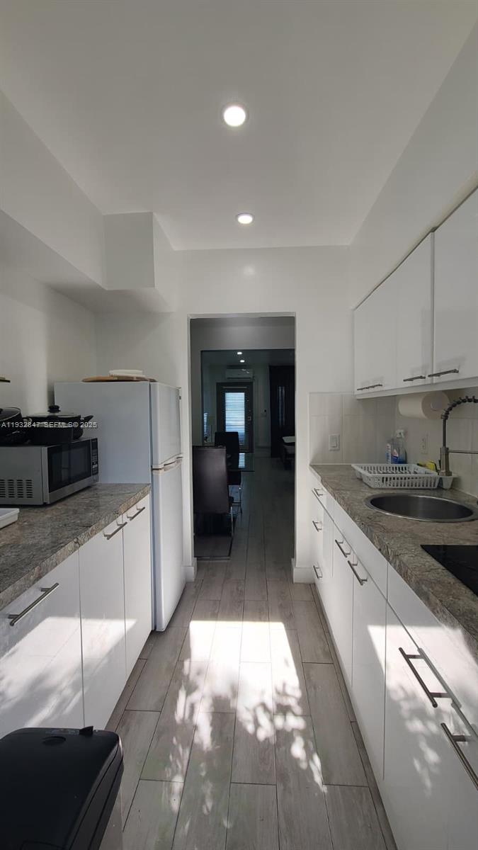 EL CHIOGGIOTTO CONDO - Residential Lease