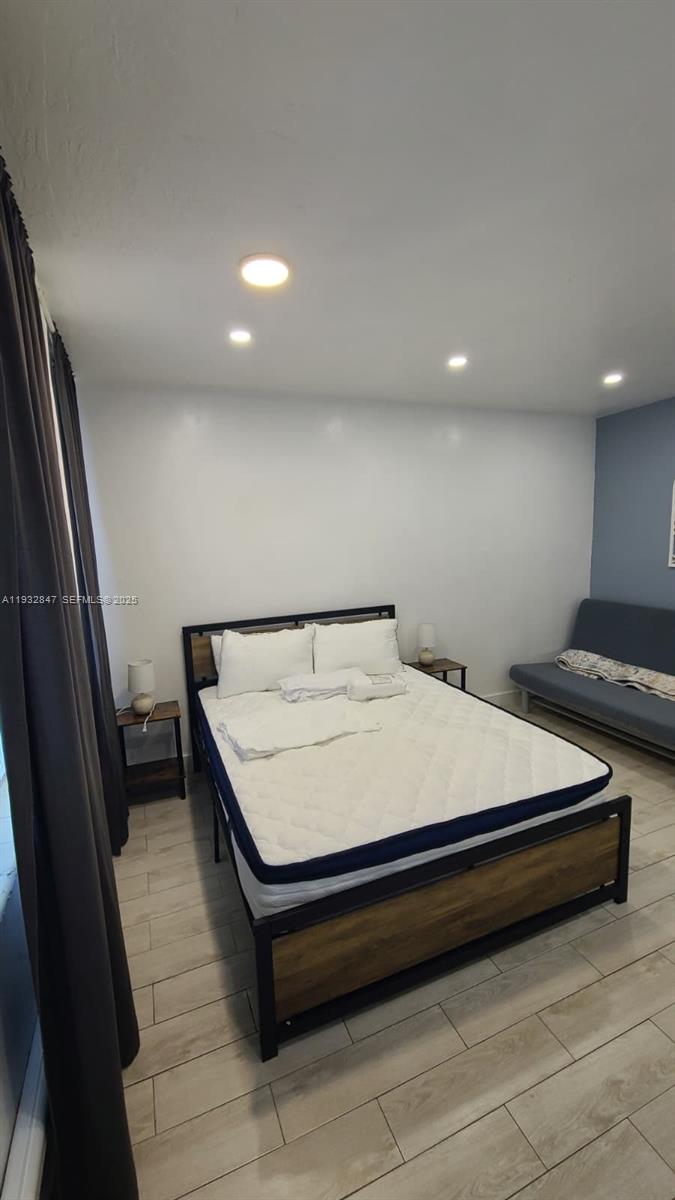 EL CHIOGGIOTTO CONDO - Residential Lease