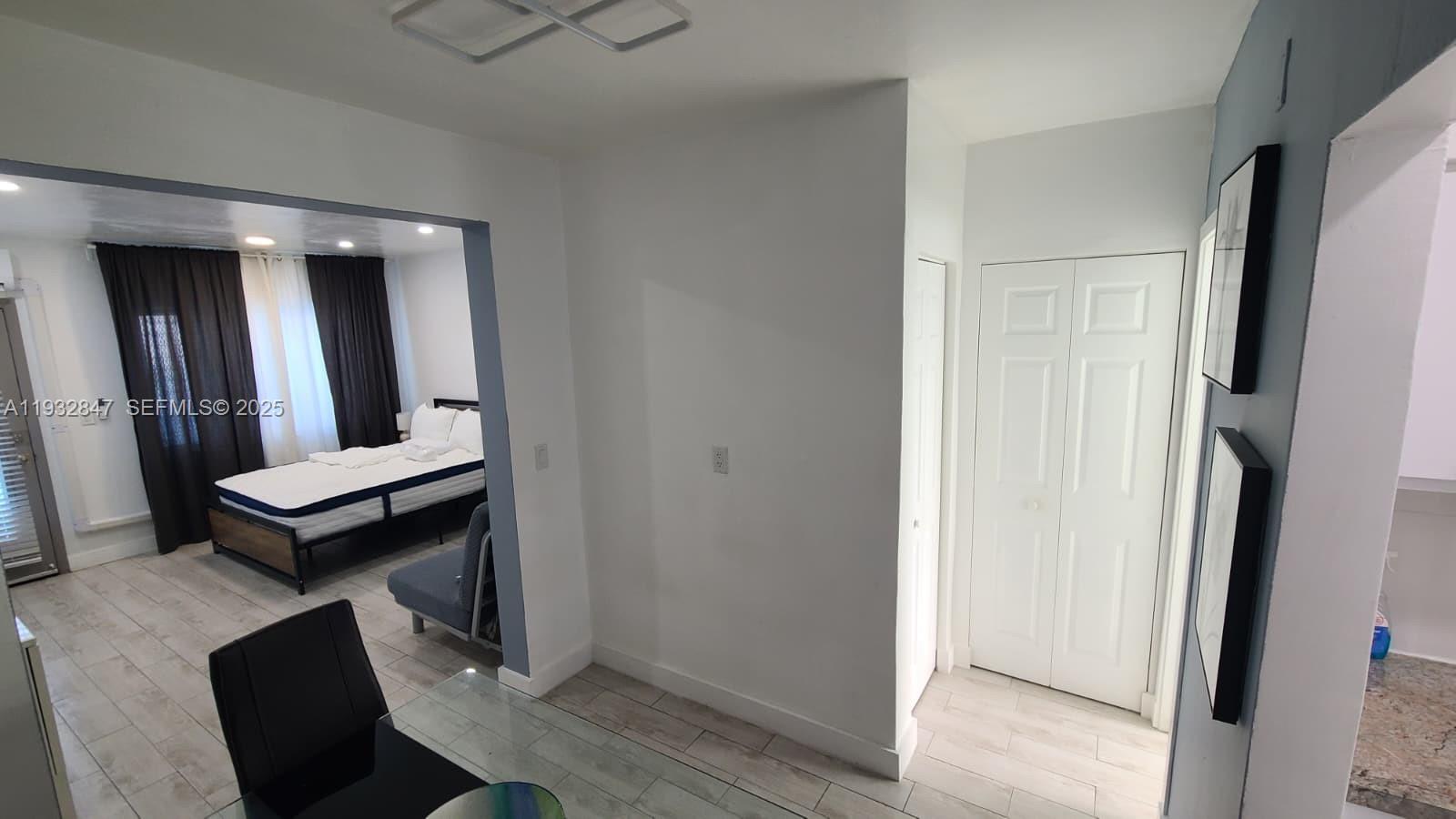 EL CHIOGGIOTTO CONDO - Residential Lease