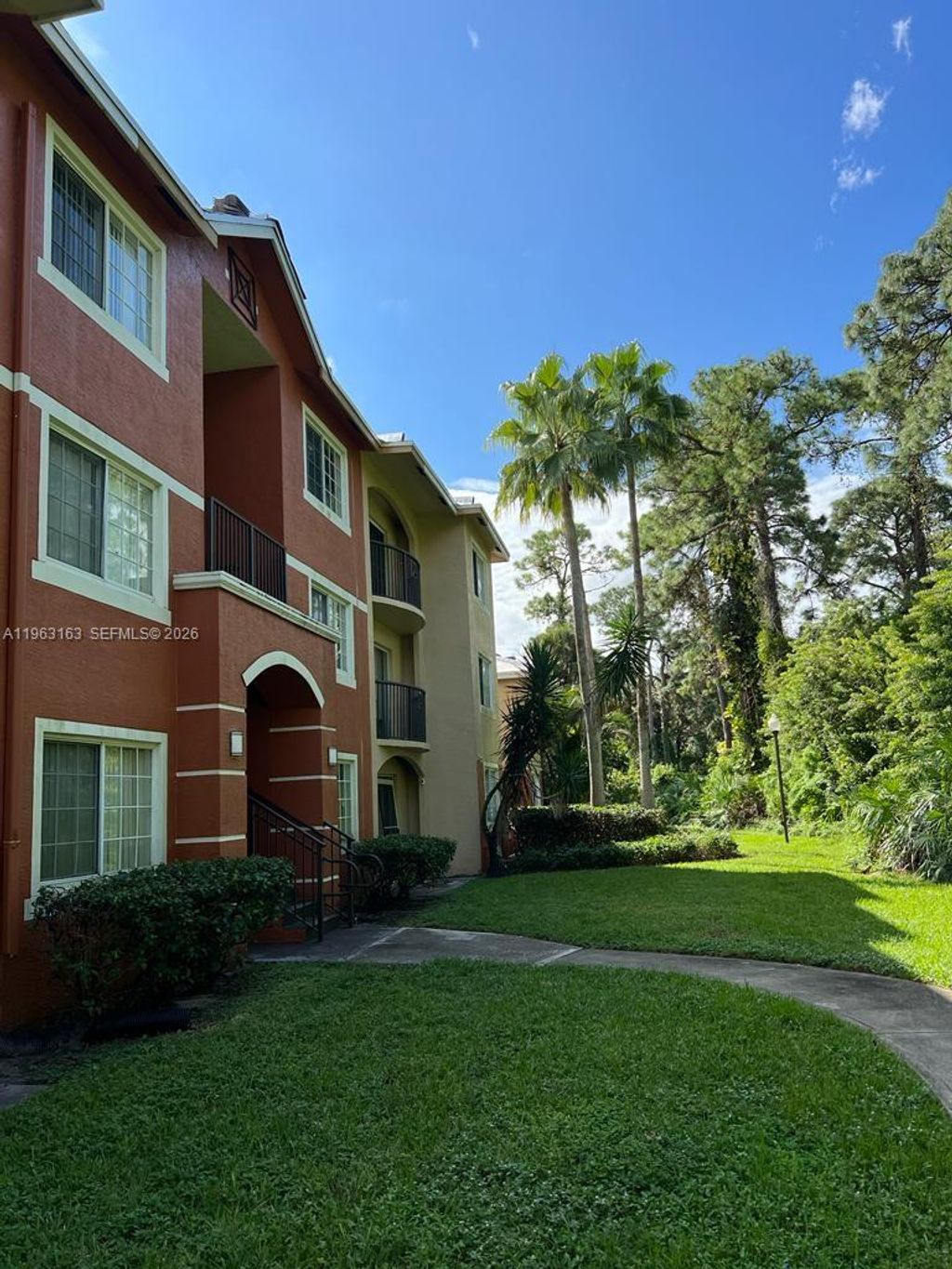 Photo of 4171 N Haverhill Rd #1011, West Palm Beach, FL 33417 (MLS # A11963163)