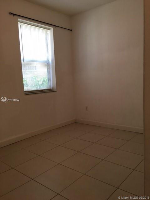 11 54 41 FIRST WESTMORELA - Residential Lease