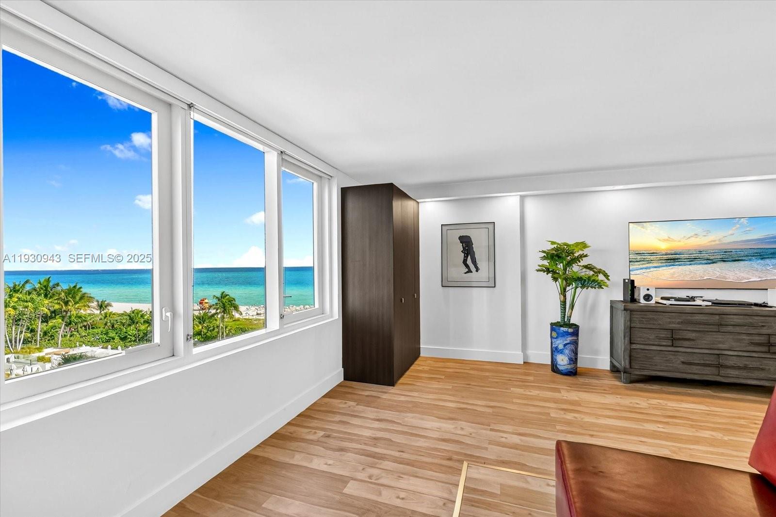 2301 Collins Ave 714