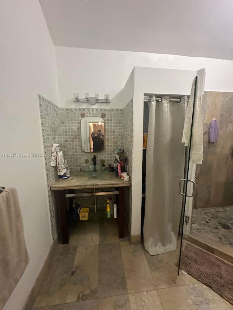 HOLLYWOOD SOUTH SIDE ADD - Residential