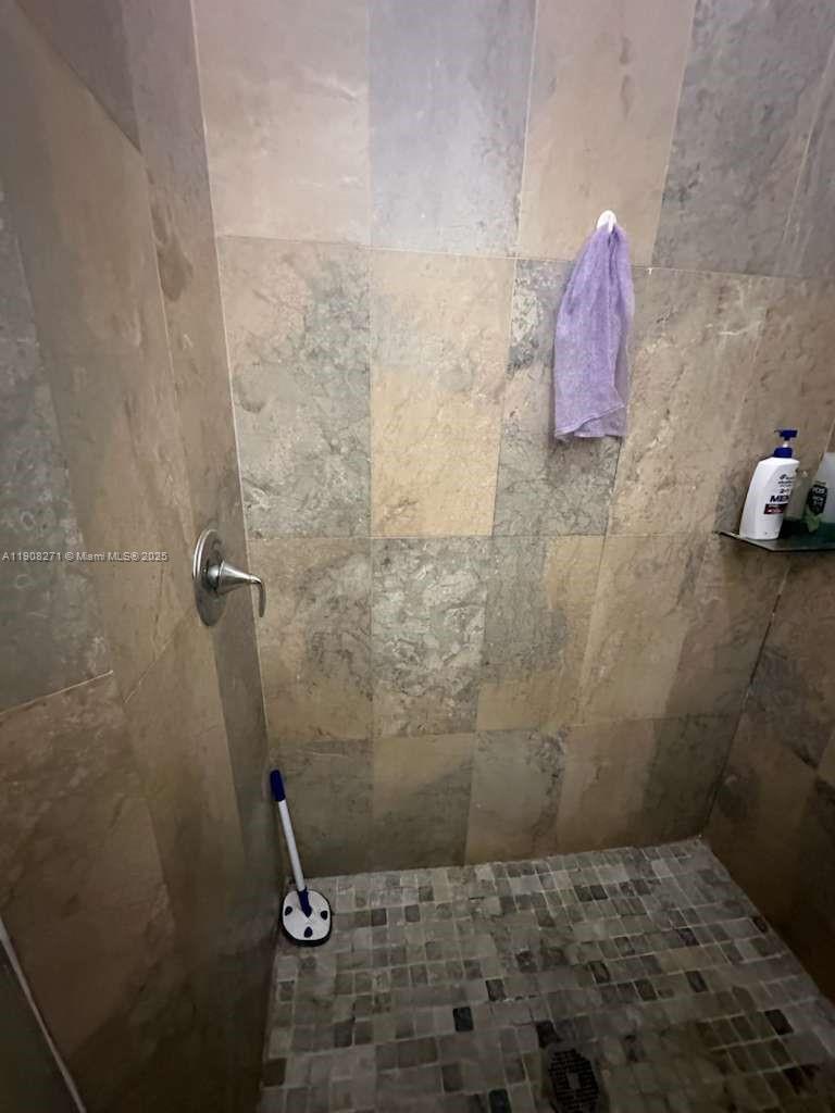 HOLLYWOOD SOUTH SIDE ADD - Residential