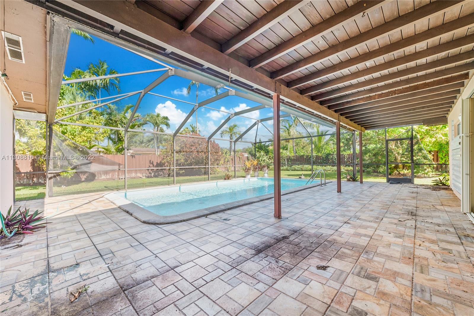 PINE NEEDLE ESTATES SEC T - Residential