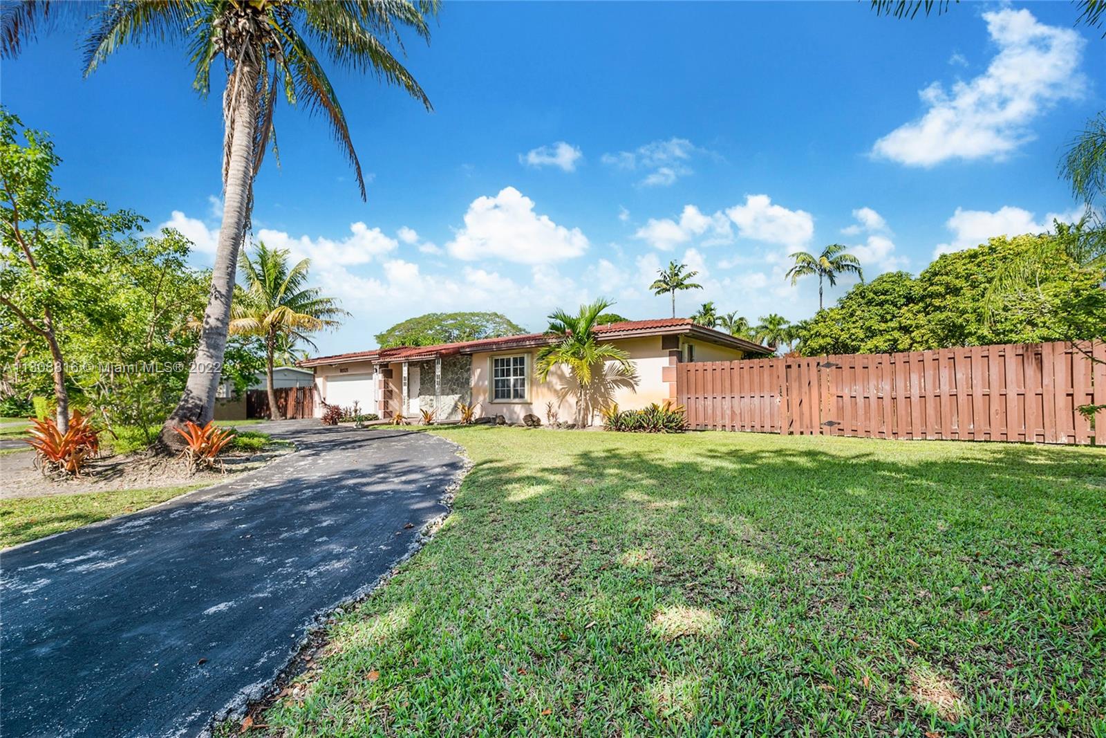 PINE NEEDLE ESTATES SEC T - Residential