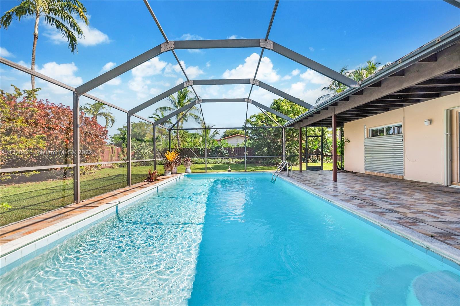 PINE NEEDLE ESTATES SEC T - Residential