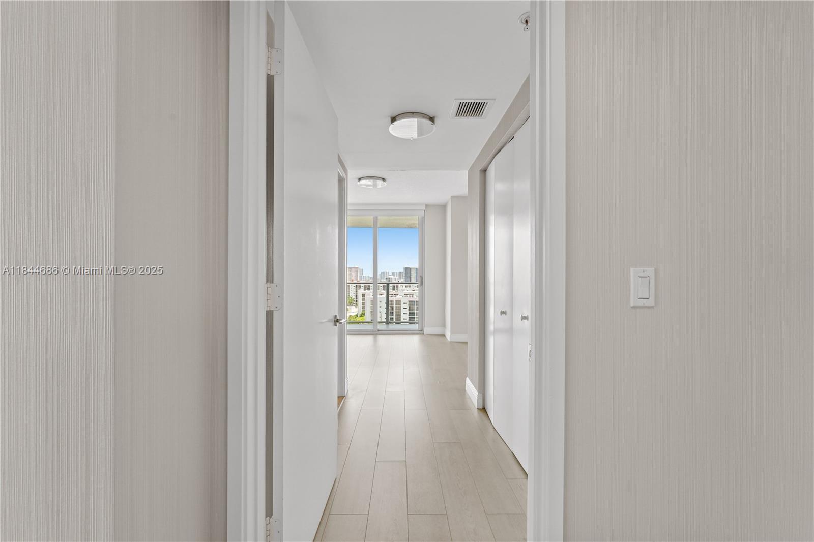 PARQUE TOWERS CONDO - Residential