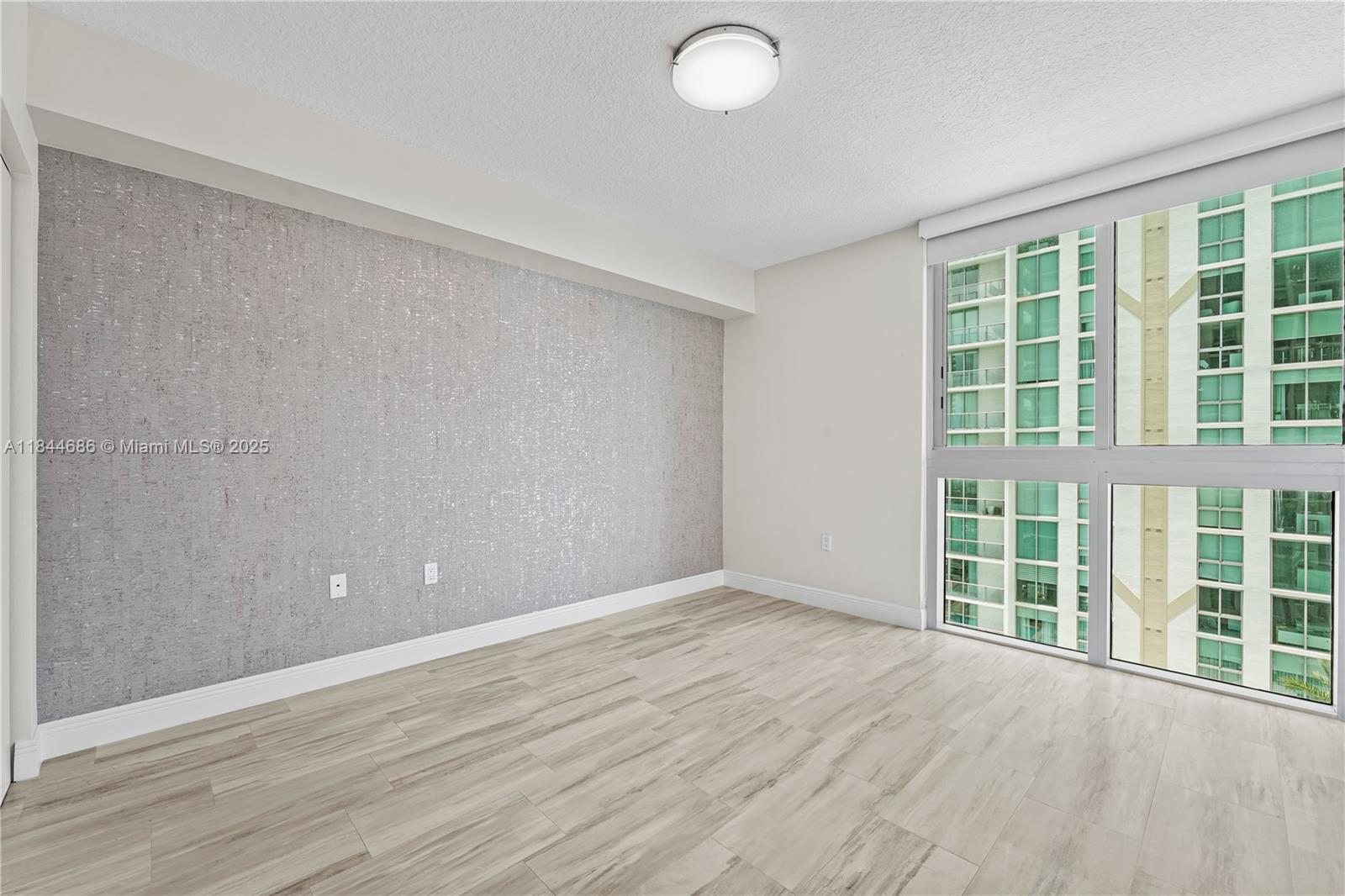 PARQUE TOWERS CONDO - Residential