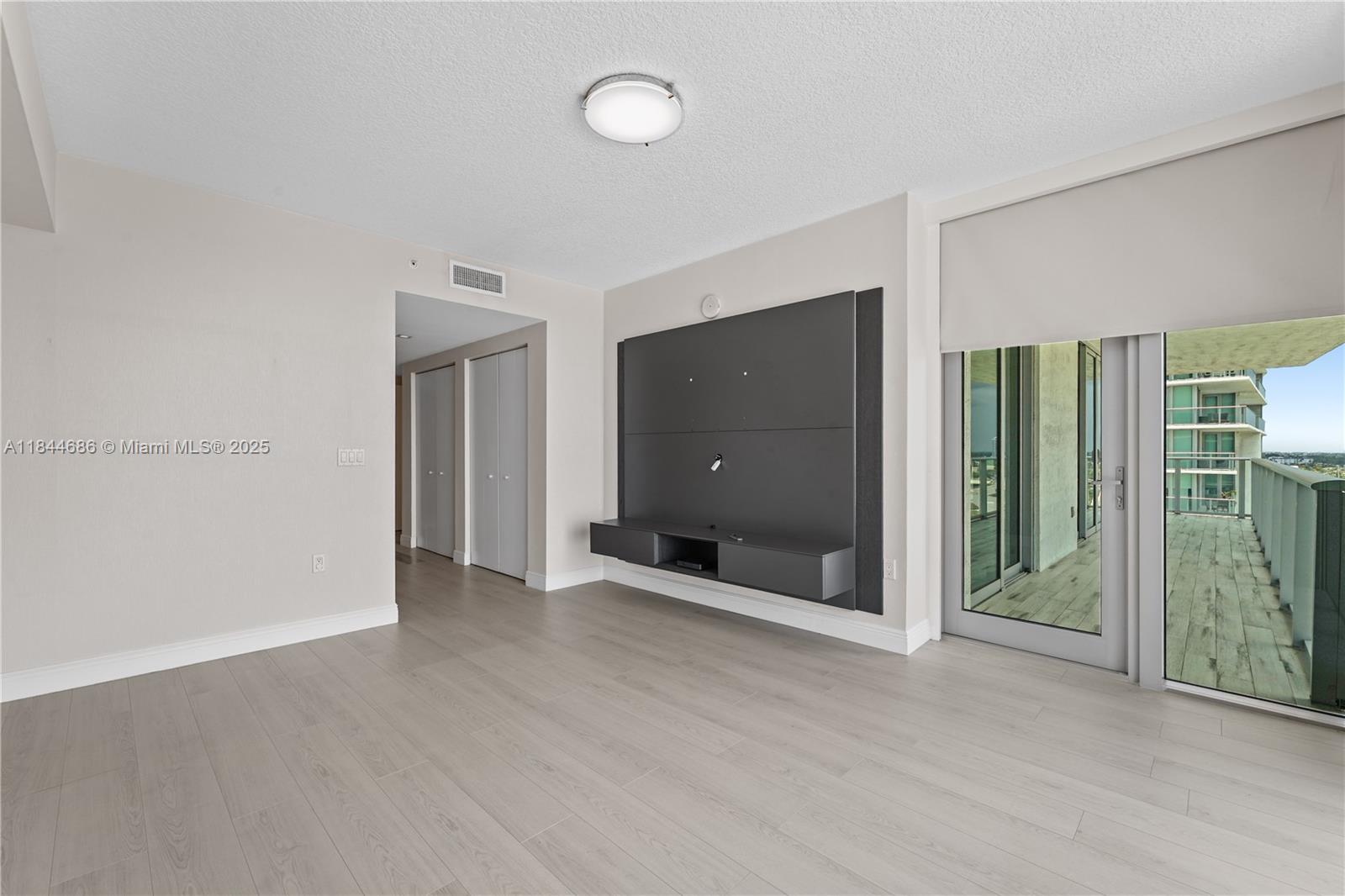 PARQUE TOWERS CONDO - Residential