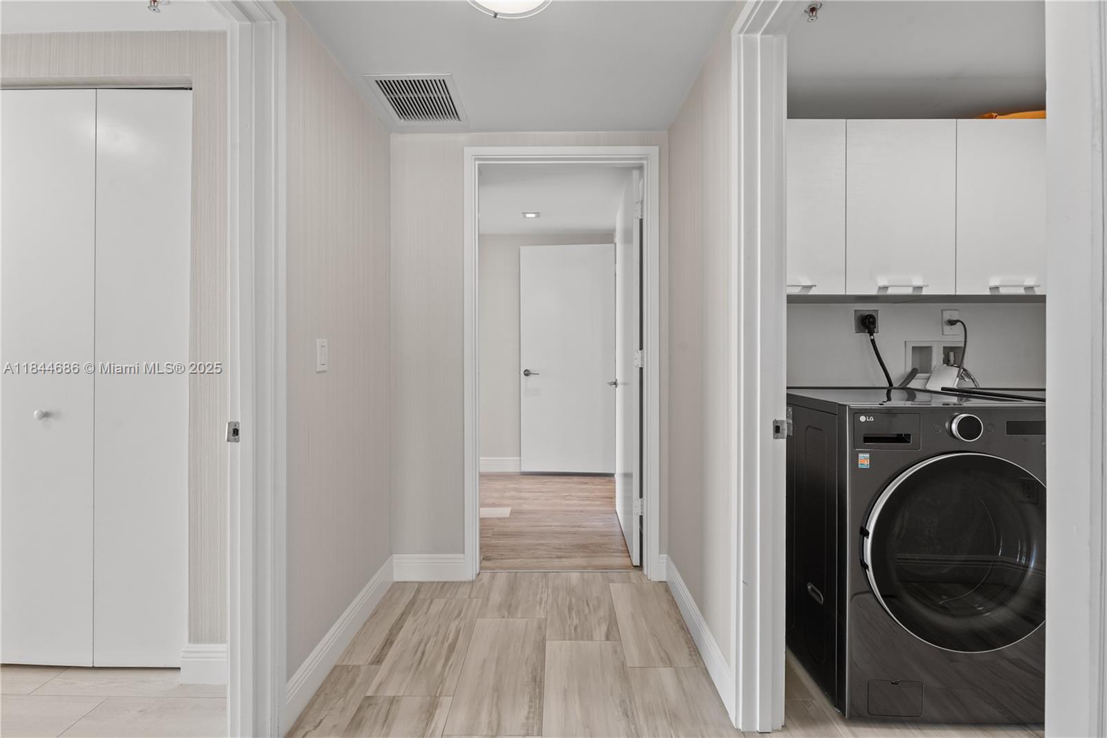 PARQUE TOWERS CONDO - Residential