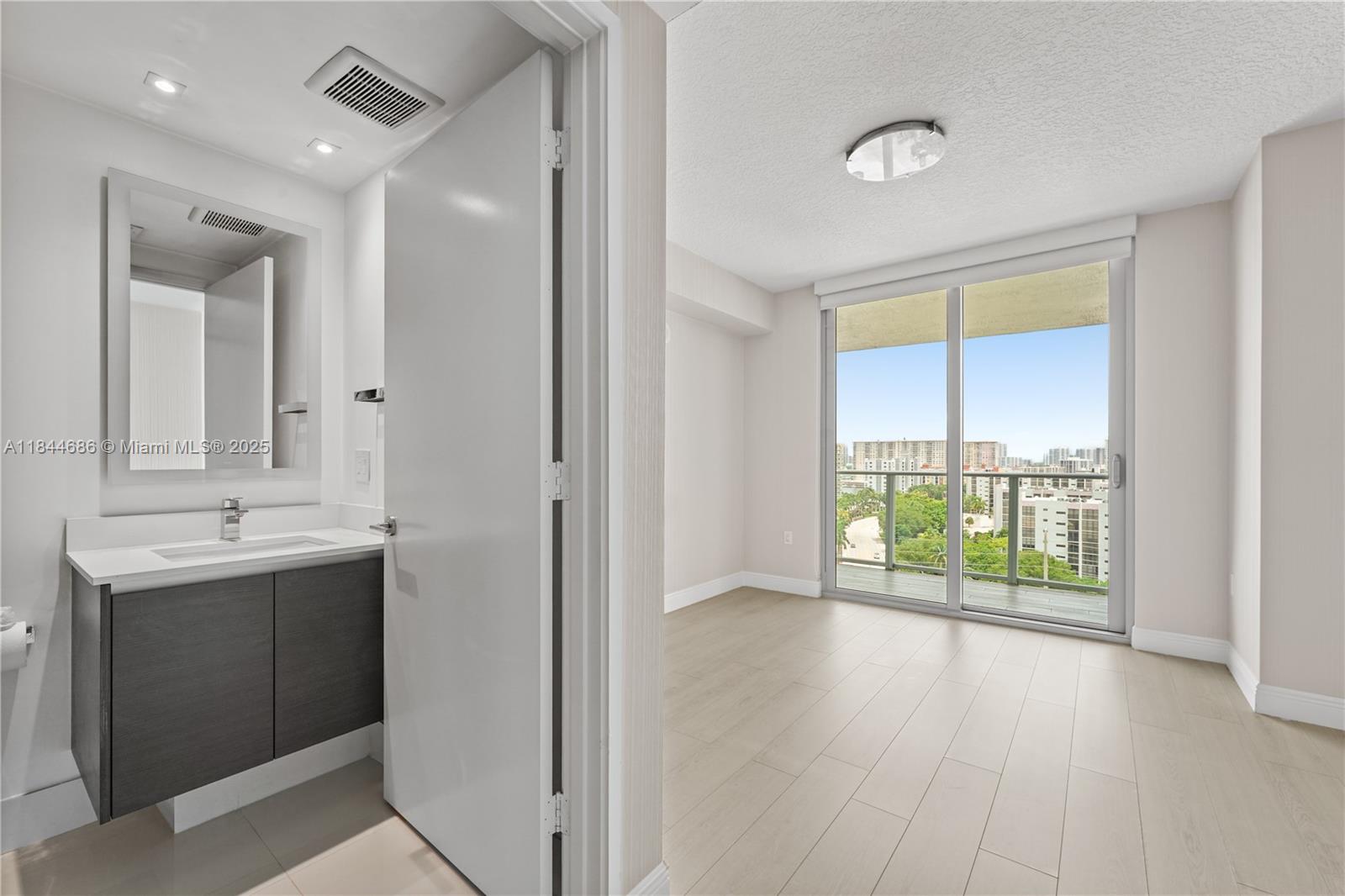 PARQUE TOWERS CONDO - Residential