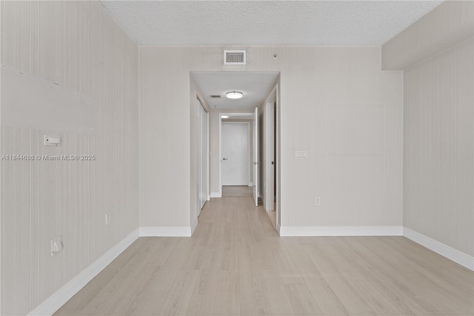 PARQUE TOWERS CONDO - Residential