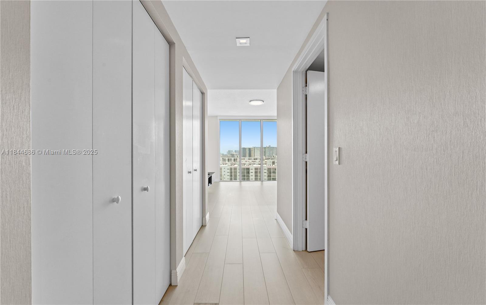 PARQUE TOWERS CONDO - Residential