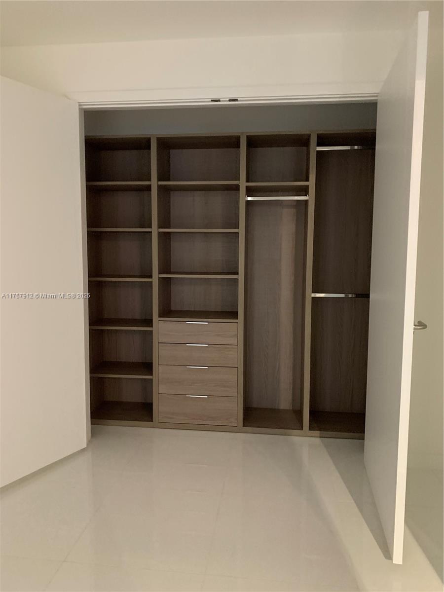 PARAMOUNT MIAMI WORLDCENT - Residential