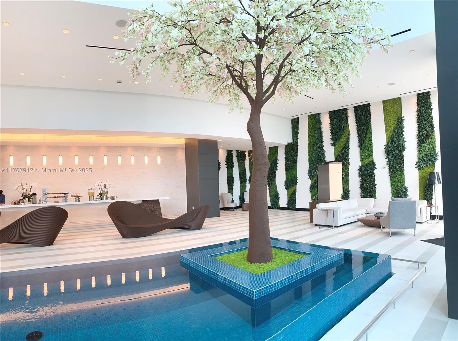 PARAMOUNT MIAMI WORLDCENT - Residential