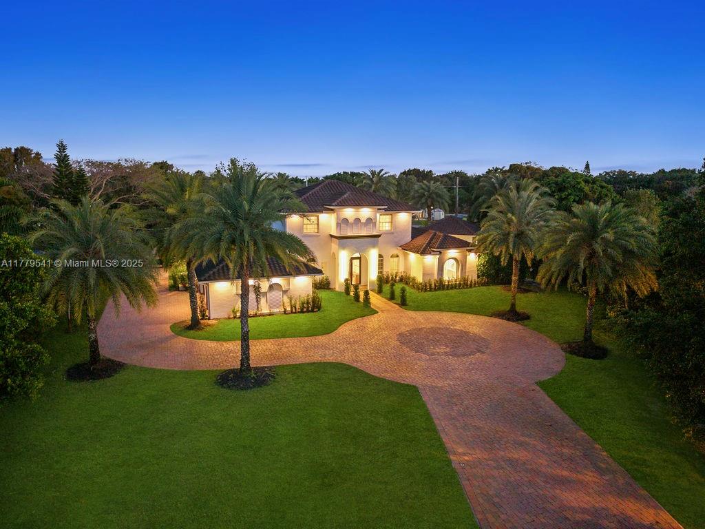 14200 S Jockey Cir S Cir, Davie, Broward County, Florida - 6 Bedrooms  
5 Bathrooms - 