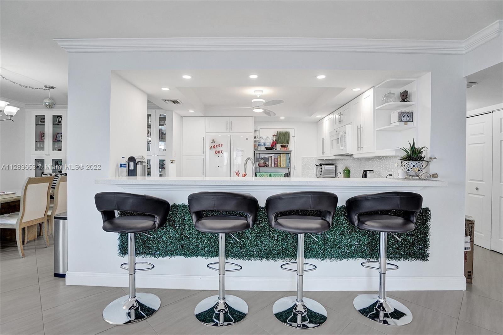 HALLMARK OF HOLLYWOOD CON - Residential