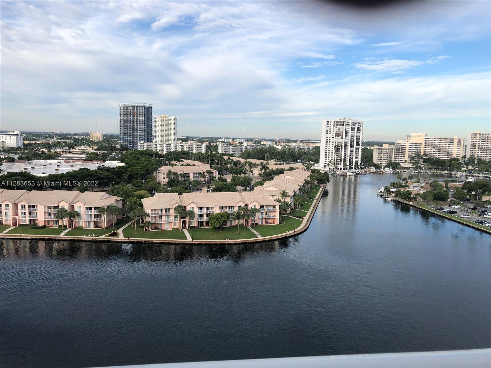 HALLMARK OF HOLLYWOOD CON - Residential