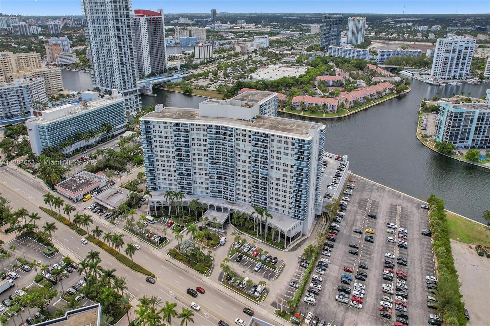 HALLMARK OF HOLLYWOOD CON - Residential