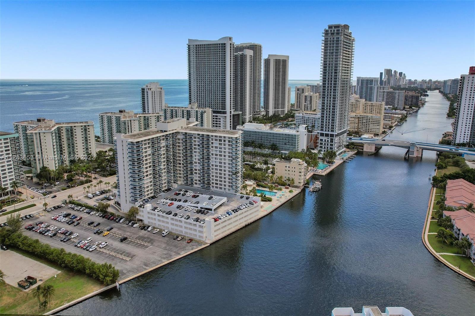 HALLMARK OF HOLLYWOOD CON - Residential