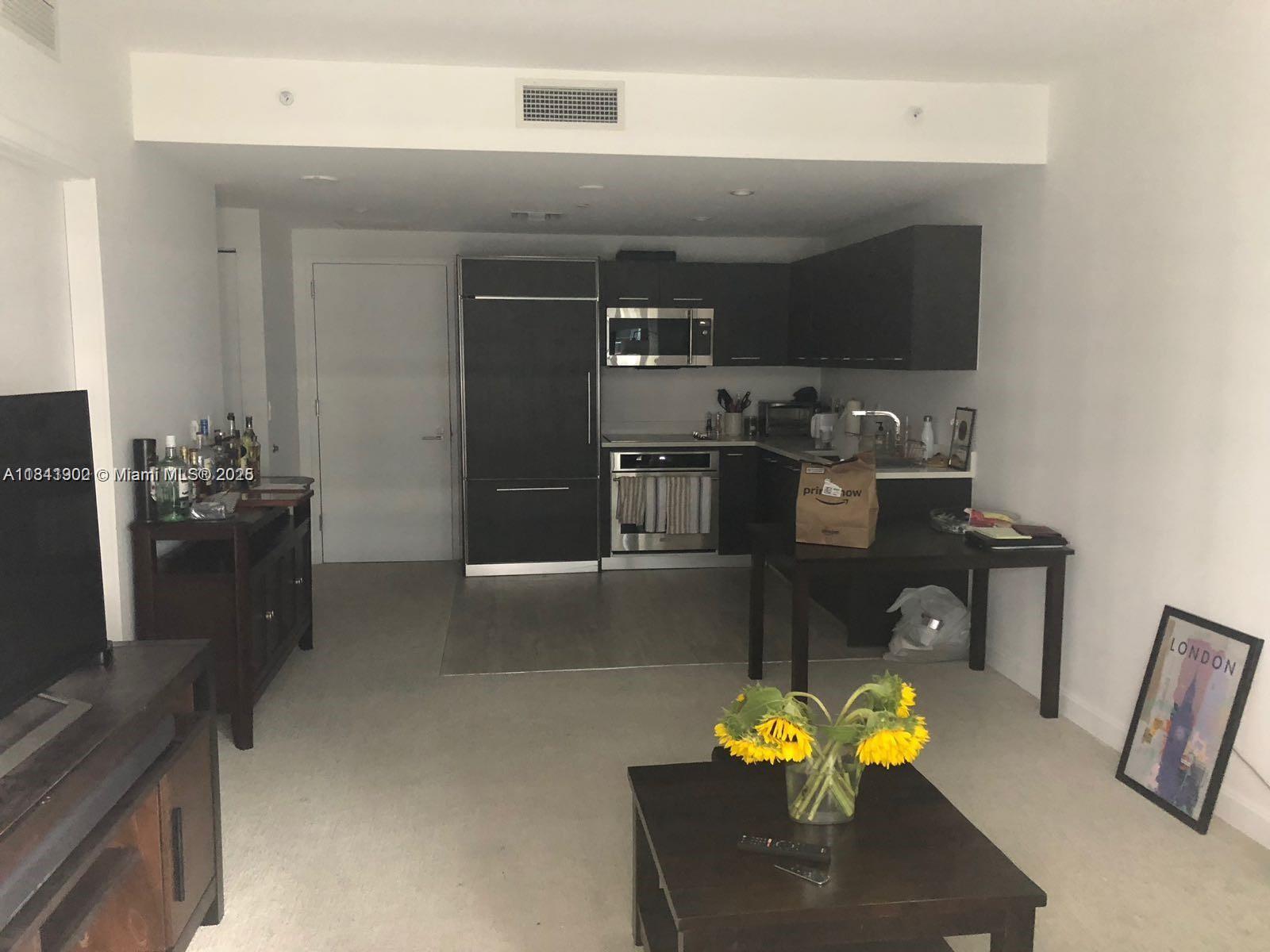 45 SW 9th St 2407