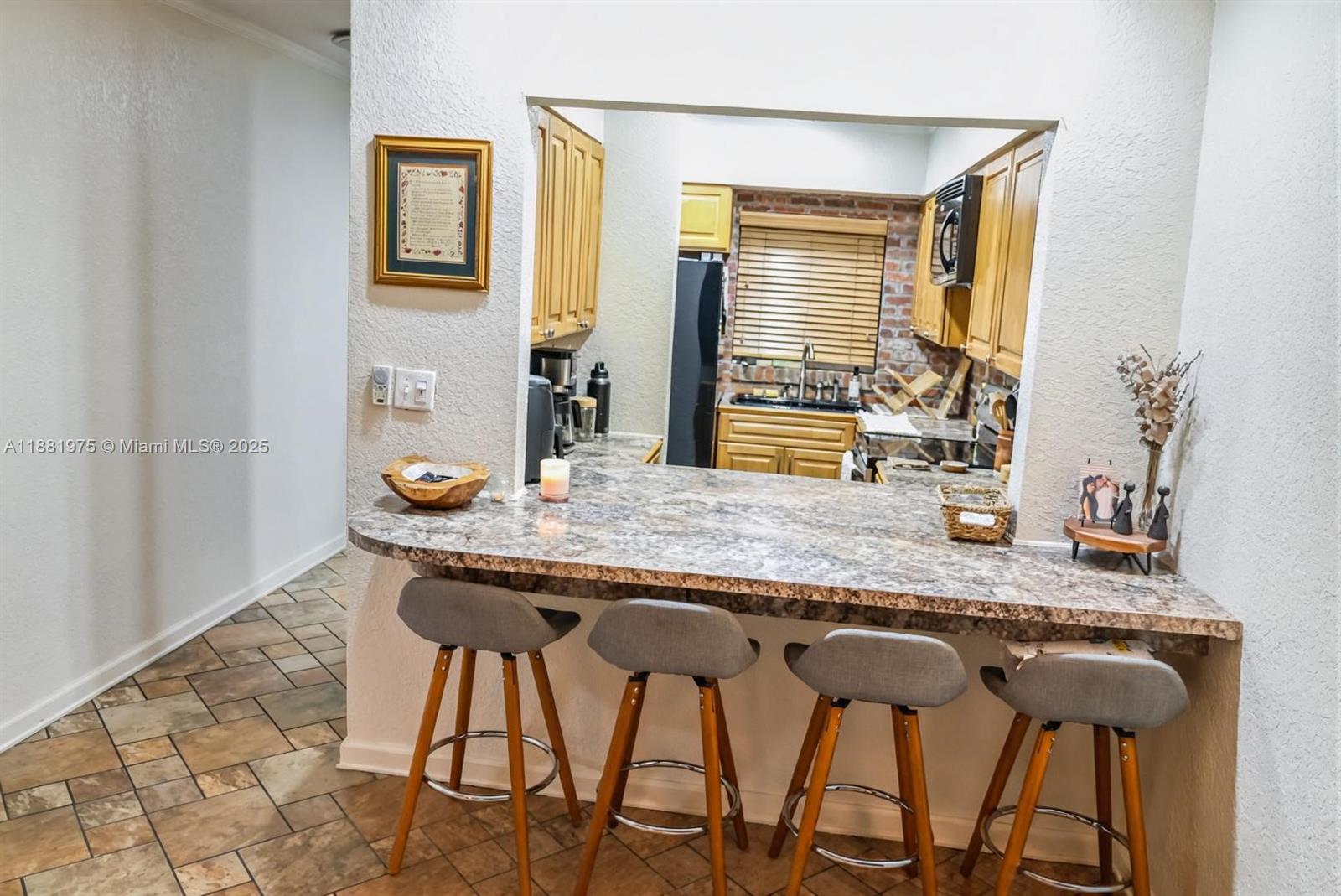 OAKLAND EAST MANORS CONDO - Residential