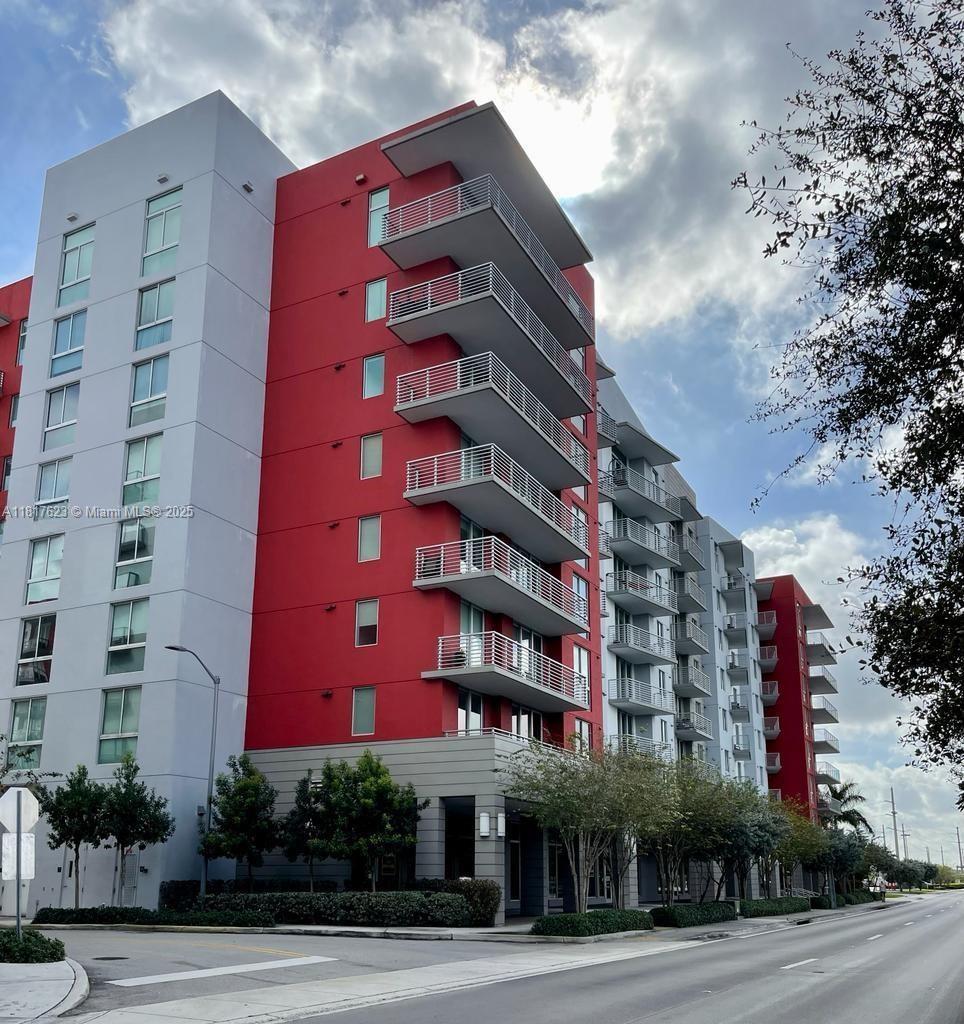 Property for Sale at 7661 Nw 107th Ave 614, Doral, Miami-Dade County, Florida - Bedrooms: 3 
Bathrooms: 4  - $585,000
