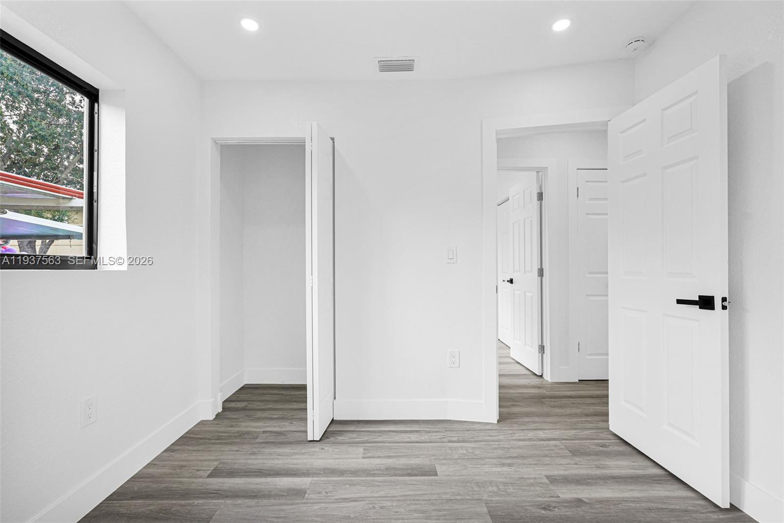 LESLIE ESTATES SEC 11 - Residential