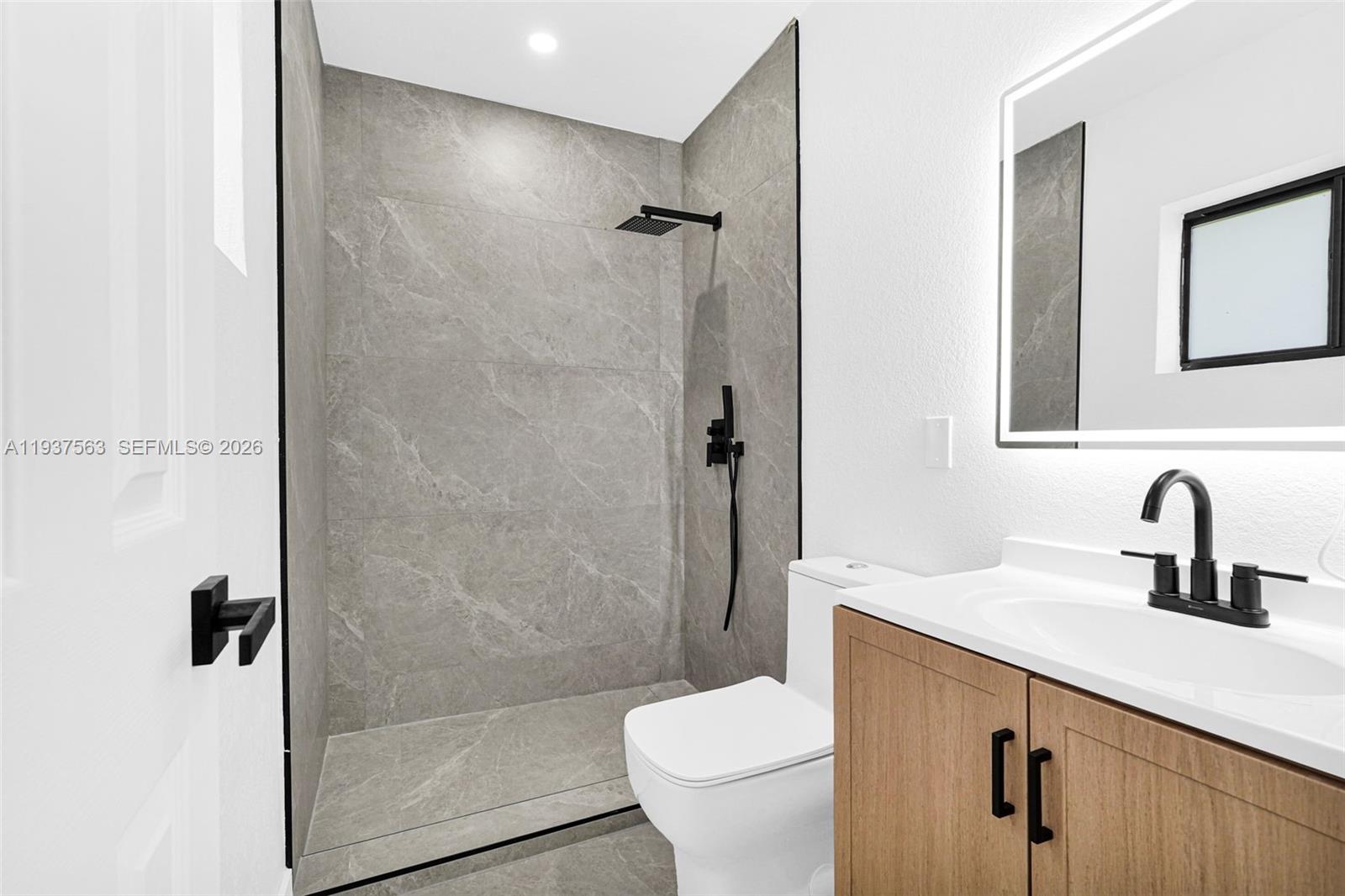 LESLIE ESTATES SEC 11 - Residential