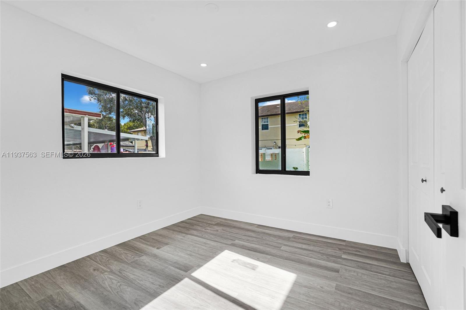 LESLIE ESTATES SEC 11 - Residential