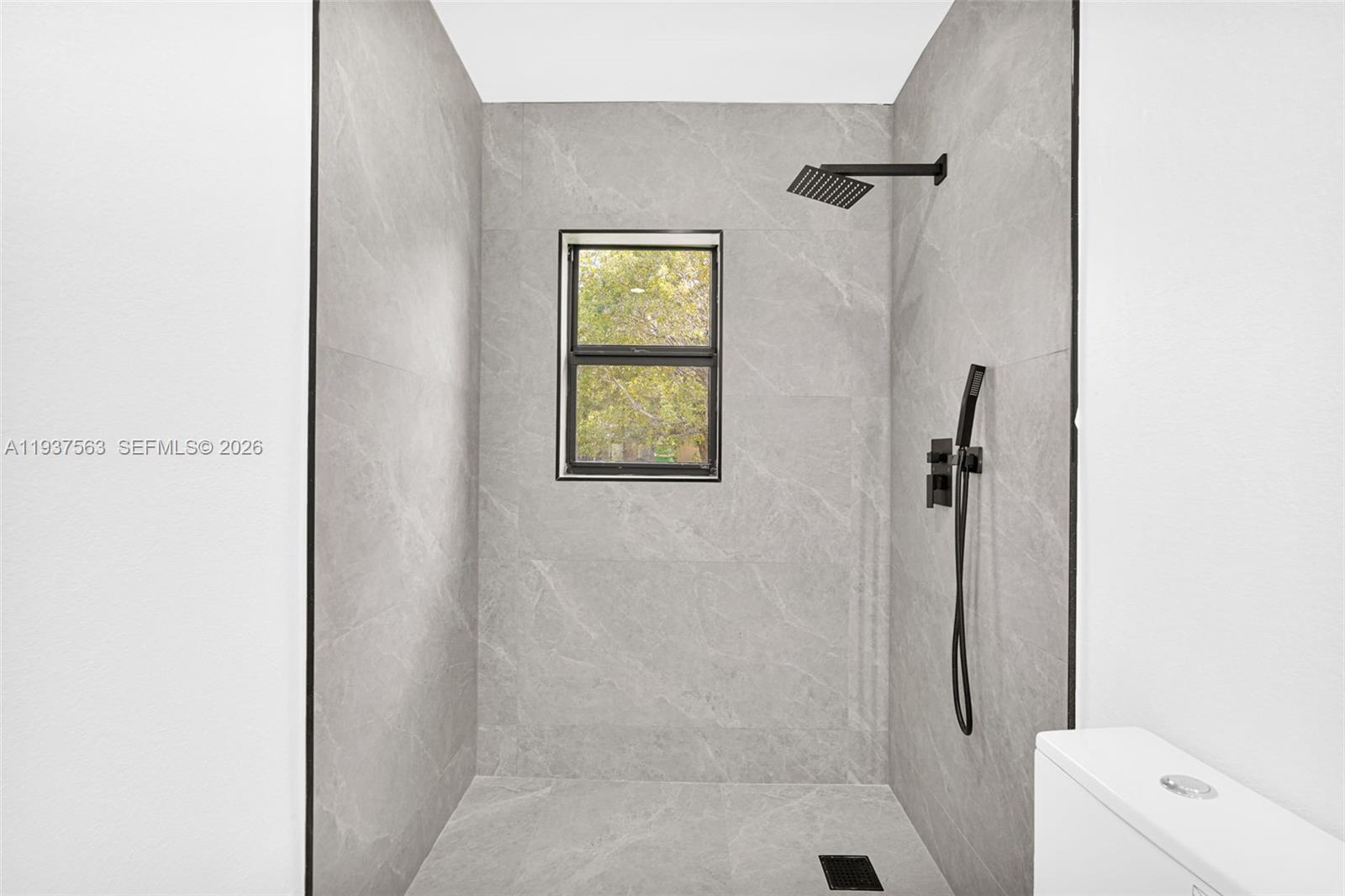 LESLIE ESTATES SEC 11 - Residential