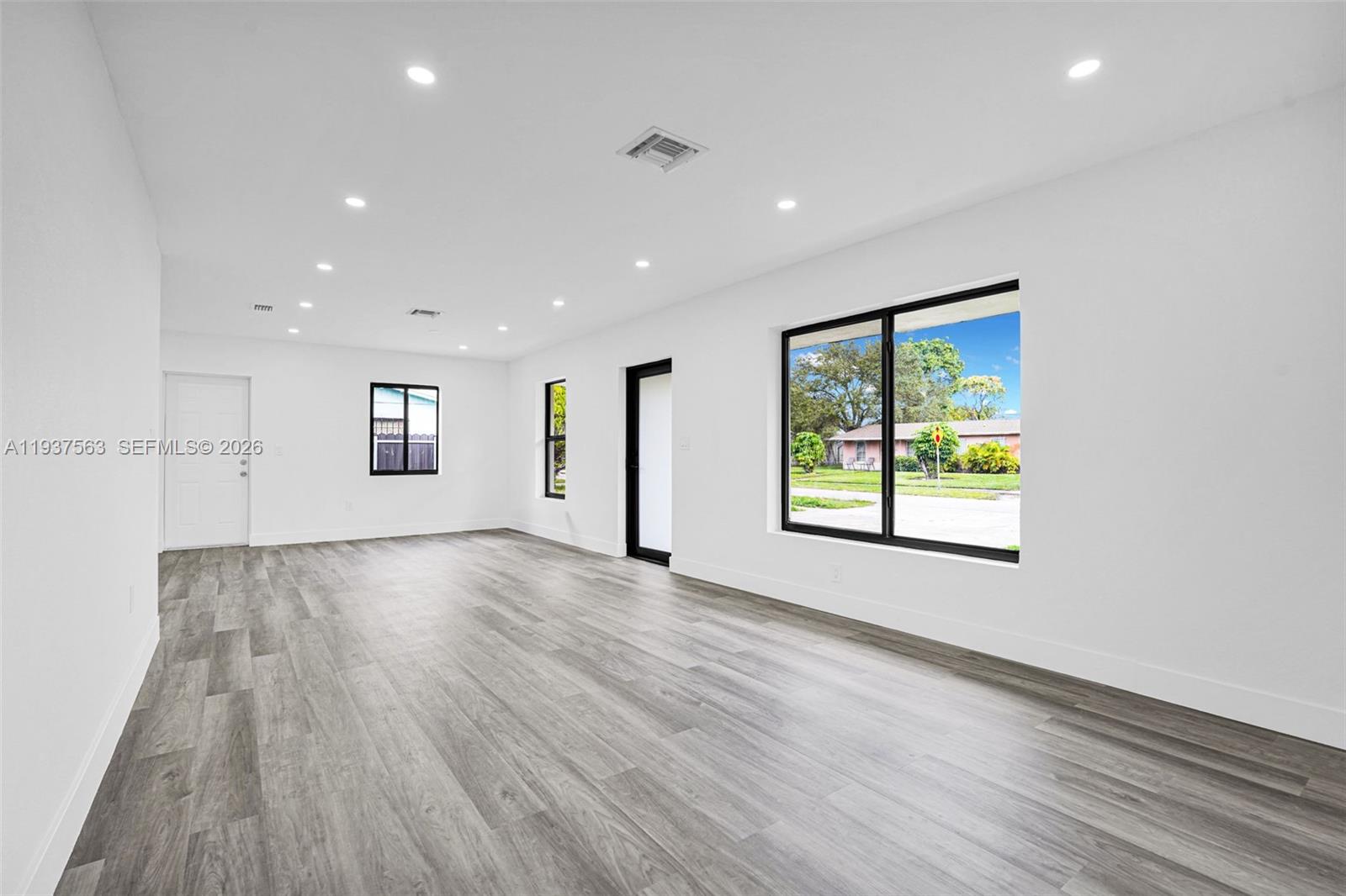 LESLIE ESTATES SEC 11 - Residential