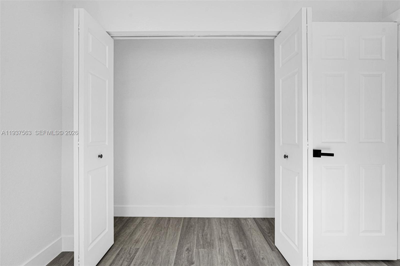 LESLIE ESTATES SEC 11 - Residential