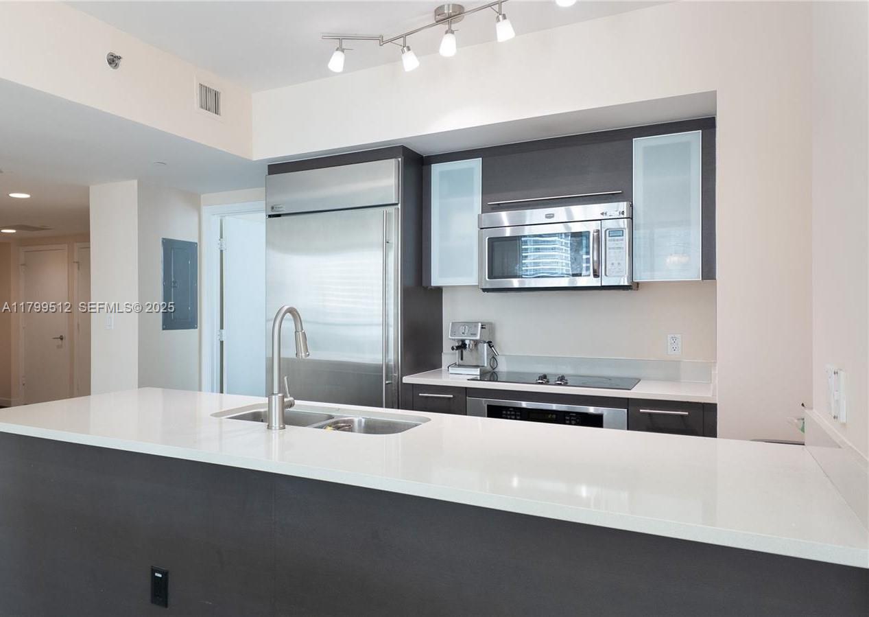 500 BRICKELL EAST CONDO - Residential