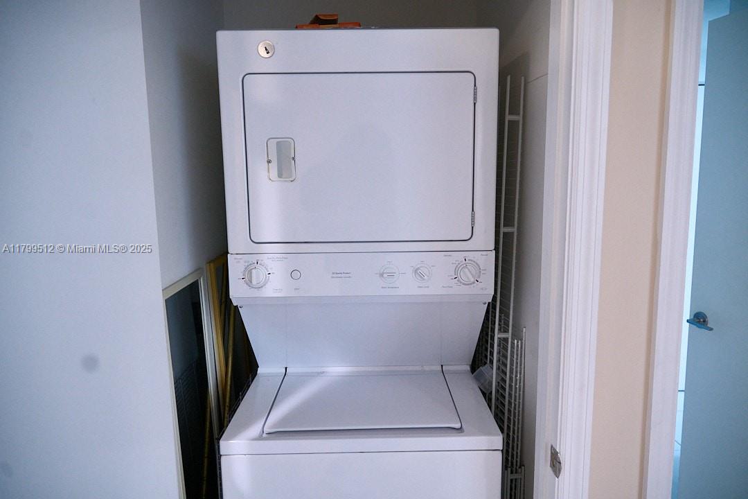 500 BRICKELL EAST CONDO - Residential