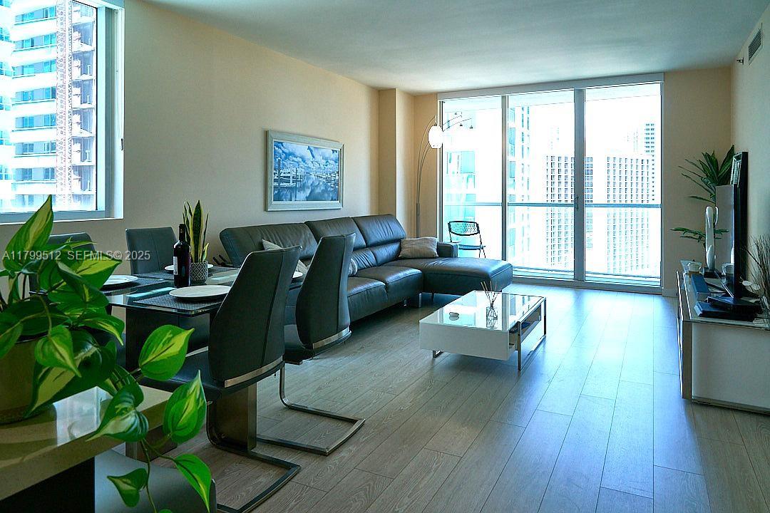 500 BRICKELL EAST CONDO - Residential