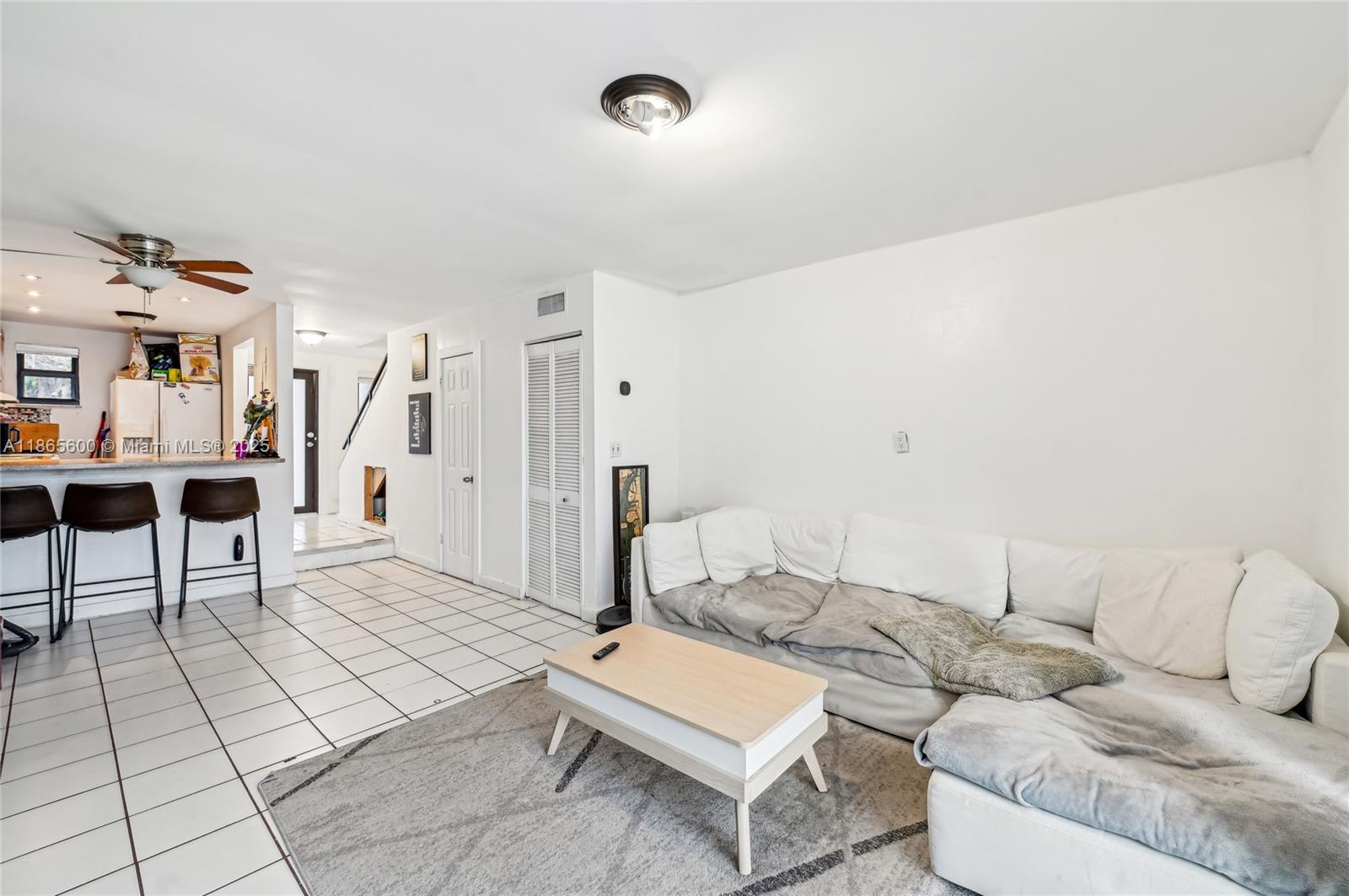 RIVER CLUB TOWNHOUSE COND - Residential