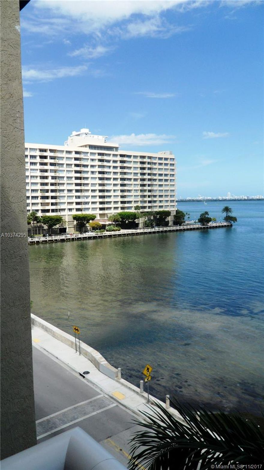 **DIRECT EAST BAY VIEWS FROM EVERY ANGLE OF THIS WELL MAINTAINED CONDO**JUST REDUCED**Currently the only 1 BR w/direct bay views available for rent at CITE ! Unit has newer modern W/D. All carpets professionally steam cleaned for new tenant. Cite is a full-service condo offering 24/7 front desk, valet and security. Resort-style amenities incl beach-style pool, jacuzzi, large TechnoGym open daily 6am-11pm, club room w/pool billiard, business lounge w/free internet 24/7. Fine retail on premises. Walk to shopping & dining. Great location in trendy East Edgewater on the bay & park. Close to Downtown, Brickell, beaches, hospitals, airport and all major highways.