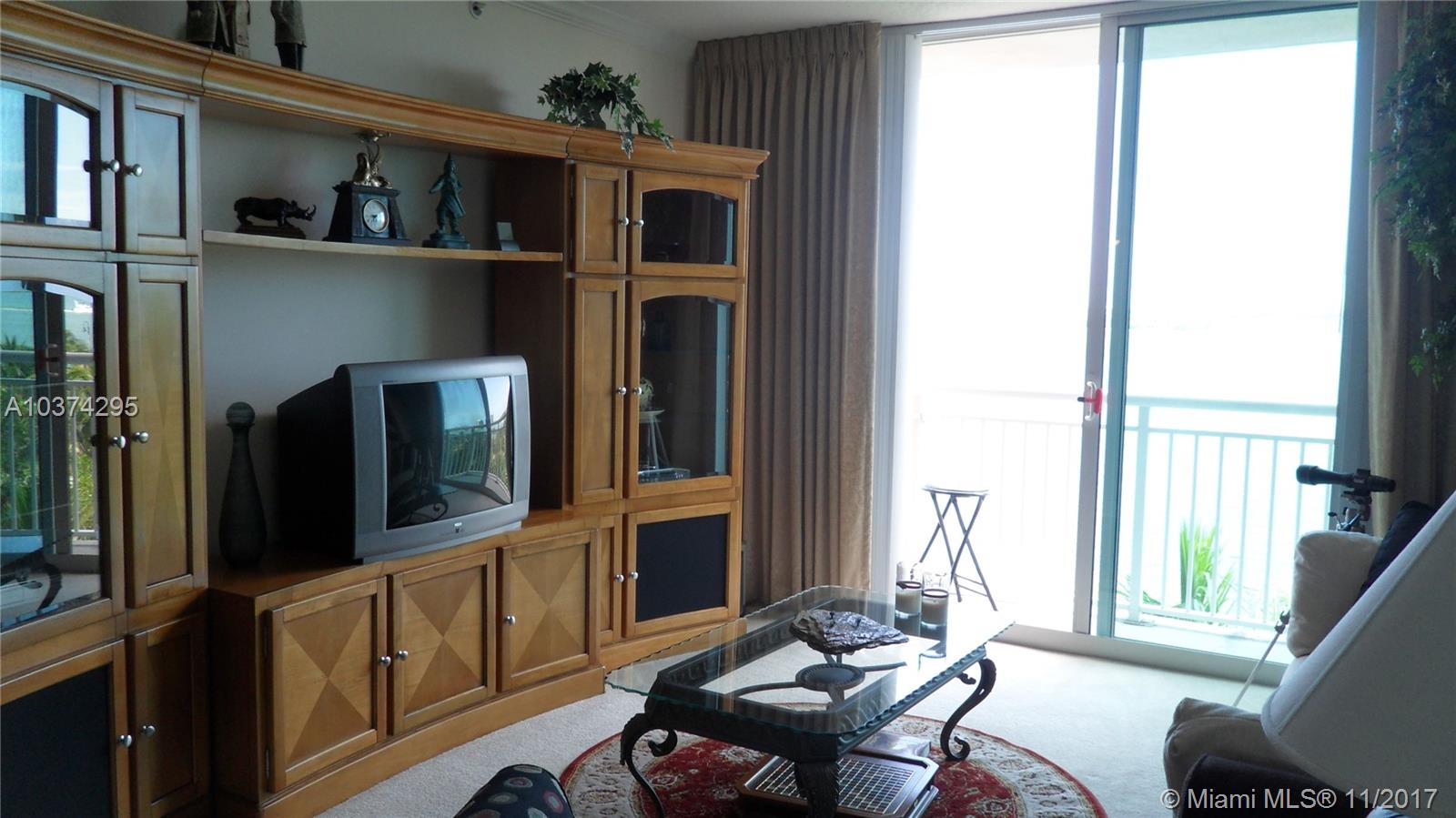 CITE CONDOMINIUMS - Residential Lease